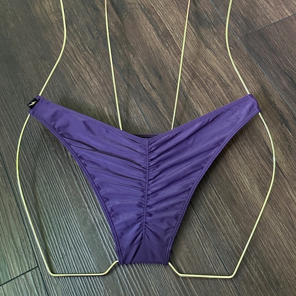 🔥 HUGE LOT - 6 Pairs Cleo the Hurricane Scrunch-Bum Dance Shorts | M/L - Picture 1 of 12